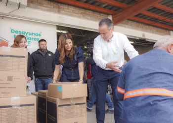 Dan Toño Astiazarán y Patty Ruibal banderazo a desayunos del Programa Alimentario 2025.