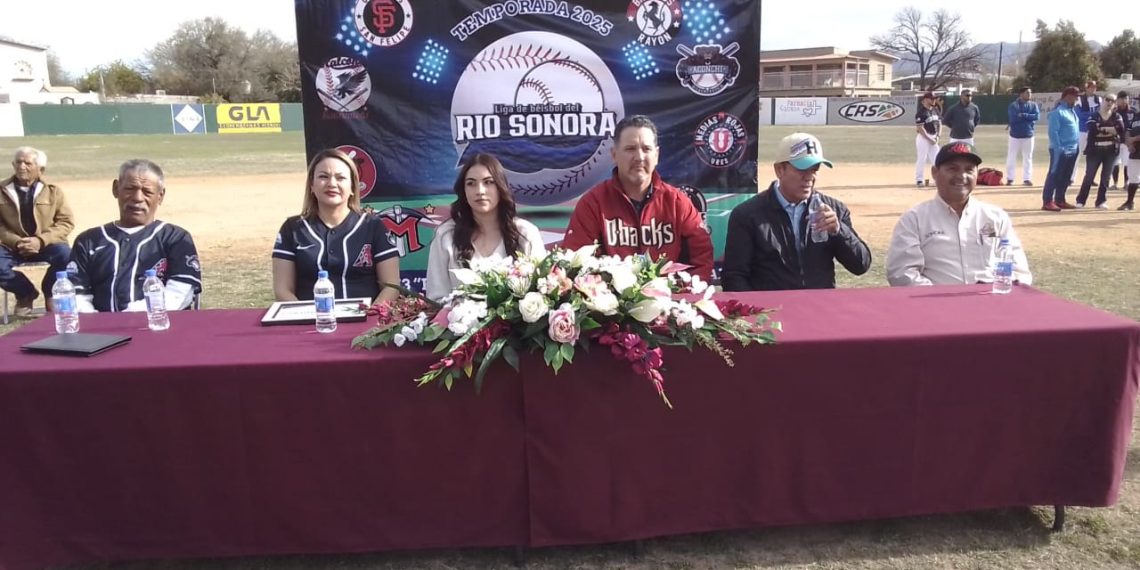 Inician las acciones de la Liga de beisbol del Río Sonora.