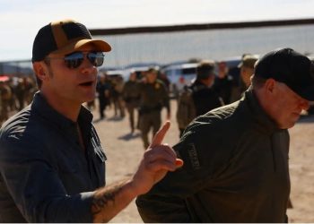 El jefe del Pentágono viaja a frontera con México en plena campaña antimigratoria.