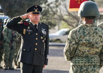 Atacan con drones a militares en Chihuahua; general Alejandro Gutiérrez resultó herido.