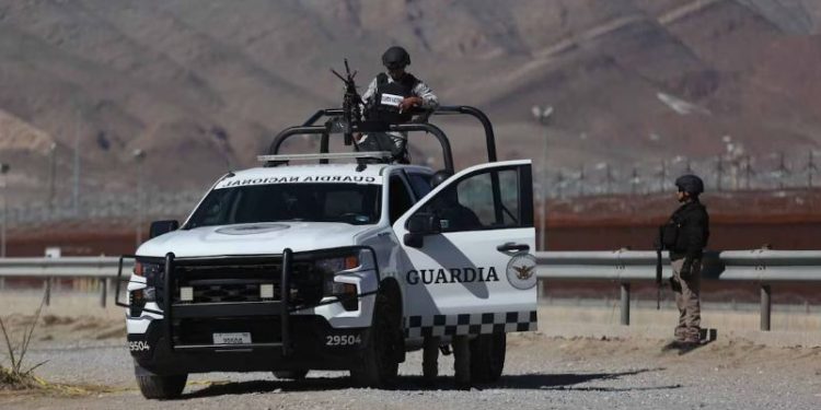 Revisan caseta de cobro en Sonora y aseguran más de 350 millones de pesos en droga sintética.