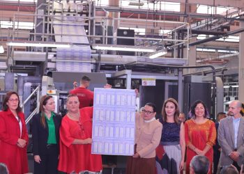 Arranca INE impresión de más de 600 millones de boletas para elección judicial.