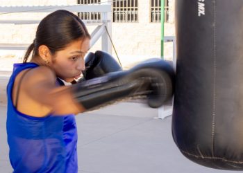 Alumna de Conalep Sonora busca el oro nacional en boxeo.