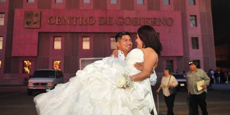 Gobierno de Sonora dará certeza jurídica a parejas sonorenses.