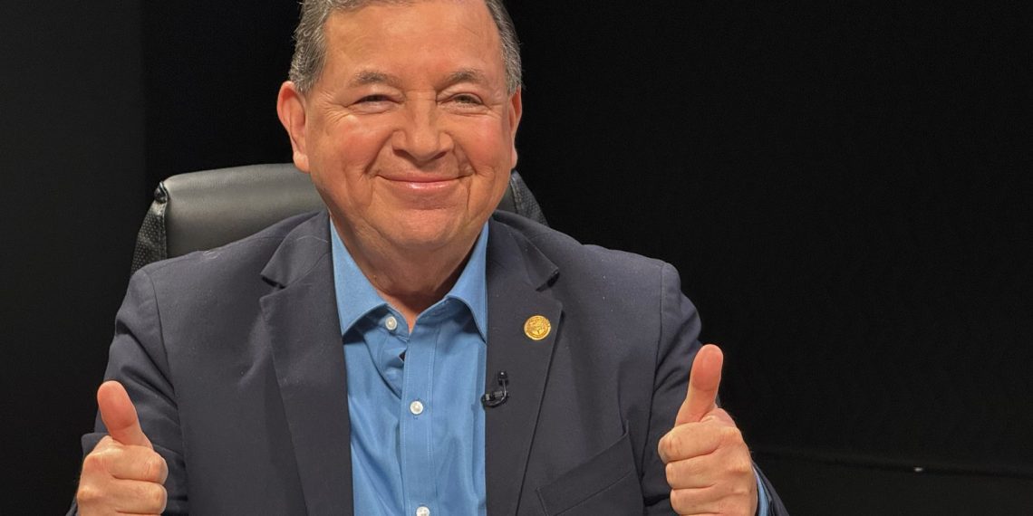 Cuauhtémoc González se posiciona con las mejores propuestas en el Encuentro Elección Unison 2025.