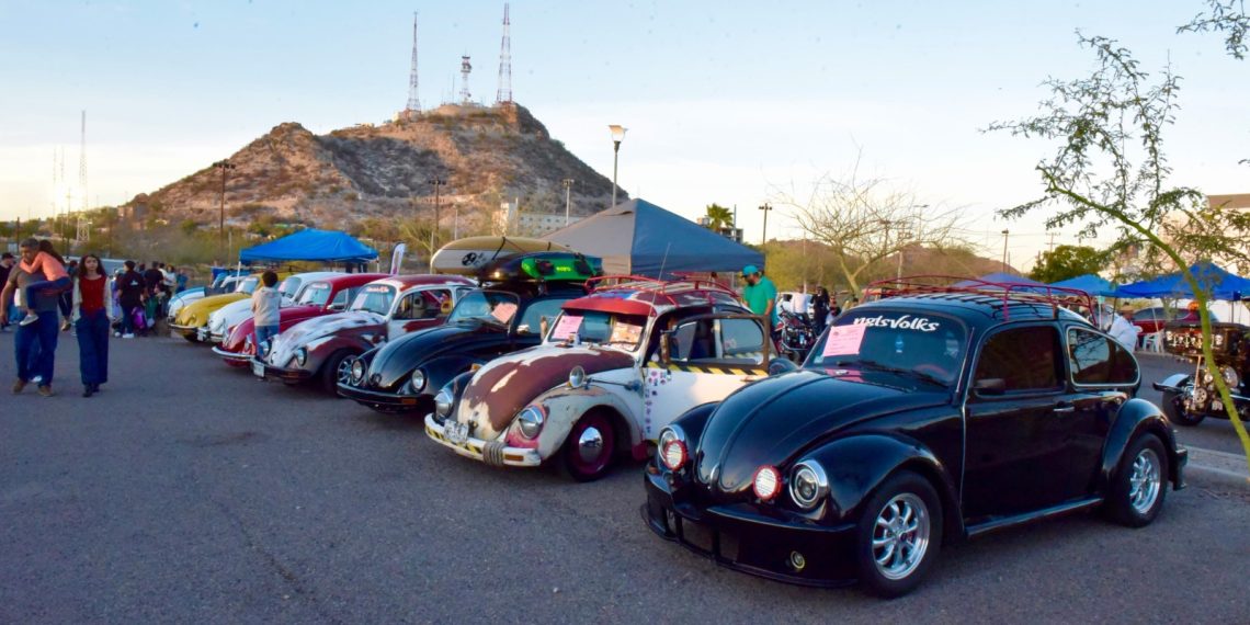 Realizan exhibición de Volkswagen en Car Show de Víactiva.