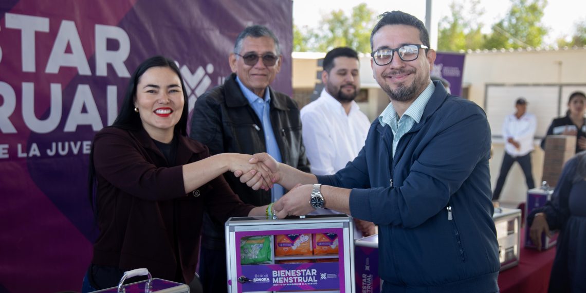 Instituto Sonorense de la Juventud entrega botiquines de Bienestar Menstrual en Empalme.