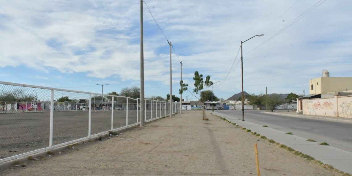 Beneficia Ayuntamiento de Hermosillo a familias de Tierra Nueva con programa “Ilumina Tu Calle”.