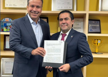 Hermosillo hace historia al recibir la primera concesión de radio pública: Toño Astiazarán.