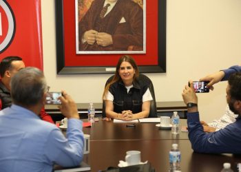 Estamos contribuyendo a que los jóvenes logren un mejor futuro: Lupita Soto.