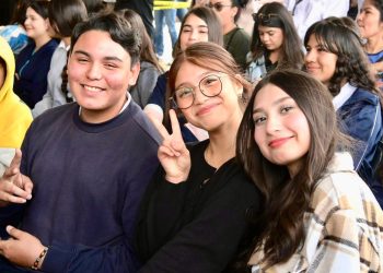 Entrega Gobierno de Sonora más de 760 estudiantes de secundaria Beca Universal Rita Cetina.