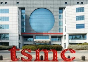 Trump anuncia inversión de 100,000 mdd del fabricante de chips TSMC.
