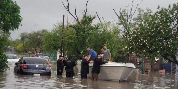 Más de 690 personas han sido rescatadas por las fuertes lluvias en Tamaulipas.