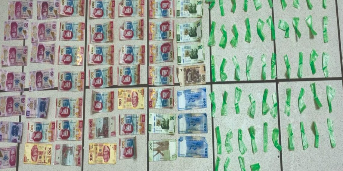 Aseguran 54 envoltorios de sustancia prohibida a persona en Huatabampo.