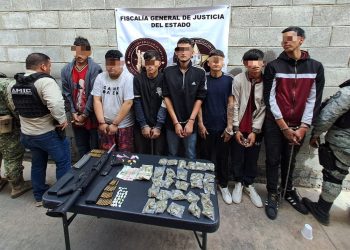 AMIC y DEFENSA aseguran droga y armas en cateo en Hermosillo; siete personas detenidas.