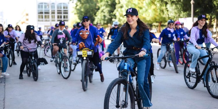 Participa Patty Ruibal en la “Rodada por las Mujeres” en Hermosillo.