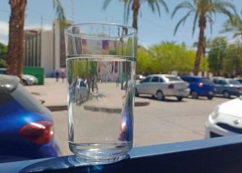 Recomienda Isssteson mantenerse hidratados ante el calor.