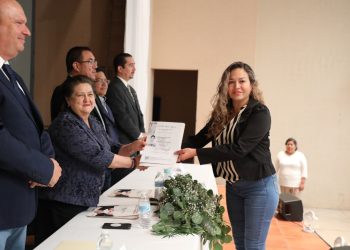 Entrega Cecyte más de mil 200 certificados de educación profesional técnica.