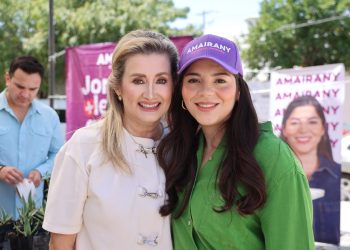 Las diputadas Ely Sallard y Amairany Peña llevan feria de servicios a vecinos de Las Quintas.