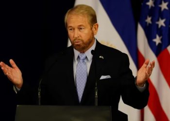 Senado de EU confirma a Ron Johnson como embajador de Estados Unidos en México.