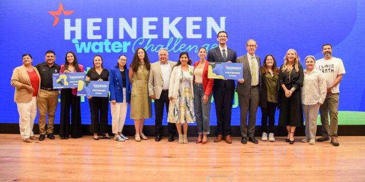 Emprendedores mexicanos impulsan proyectos en sustentabilidad para la gestión del agua durante el Heineken Water Challenge 2025.