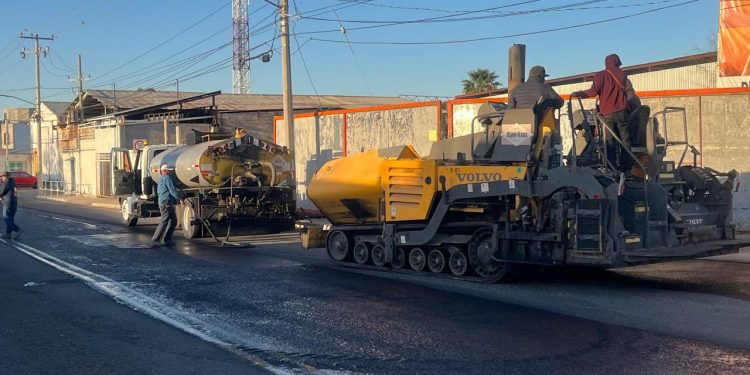 Inicia Gobierno Municipal trabajos de mantenimiento en calle Reforma.