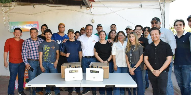 Respalda Antonio Astiazarán a residentes de la Casa del Estudiante Urense en Hermosillo.