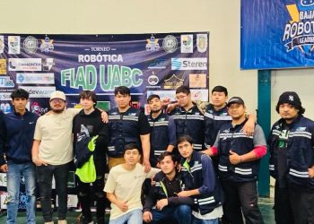 Destaca alumnado de la Universidad Tecnológica de SLRC en competencia regional de robótica.
