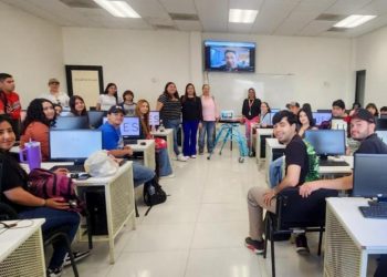 Participan estudiantes de la UES en proyecto entre México y Colombia “Conectando Fronteras”.