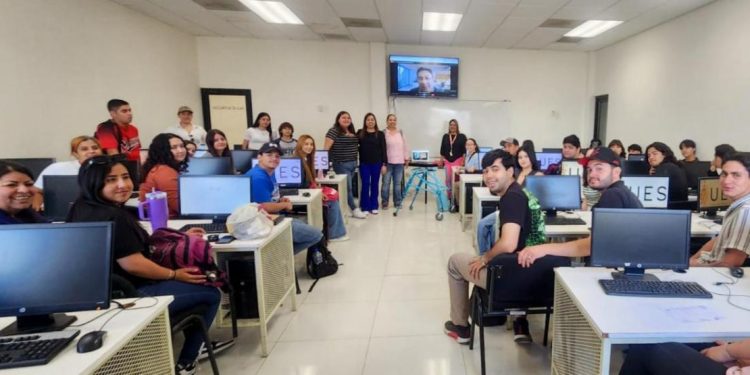 Participan estudiantes de la UES en proyecto entre México y Colombia “Conectando Fronteras”.