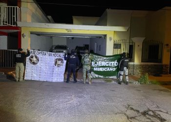 Cateo positivo en Nogales, logra aseguramiento de vehículos robados, droga y material táctico.