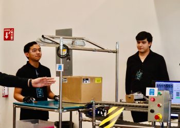 Alumnado de la Universidad Tecnológica de SLRC diseña y construye maquinaria de alta especialización.