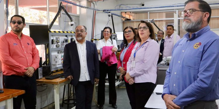 Impulsa Gobierno de Sonora enseñanza de ingenierías con tecnologías digitales de vanguardia.