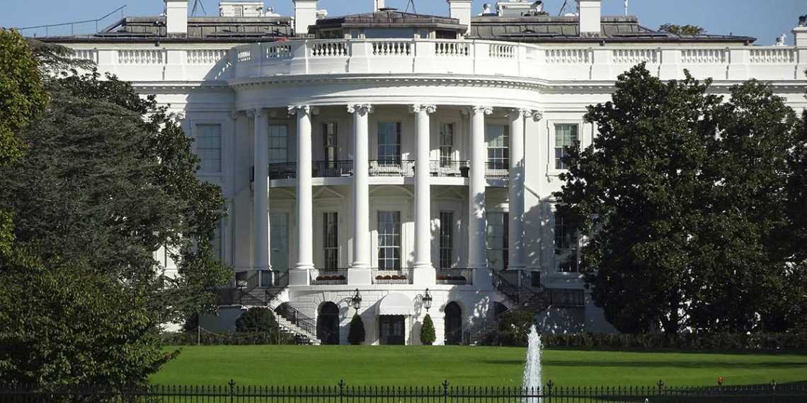 Casa Blanca rectifica: no se aplicarán a México y Canadá aranceles del 10%.