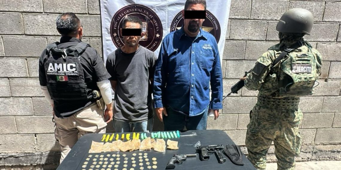 Asegura AMIC y DEFENSA droga, armas y captura a dos en cateo efectuado en Hermosillo.