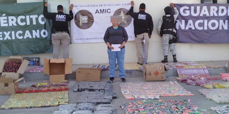 Aseguran más de 2 mil artículos pirotécnicos en San Luis Río Colorado tras cateo.