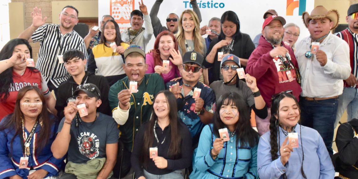 Gradúa Ayuntamiento de Hermosillo a primera generación de anfitriones turísticos étnicos y kineños.