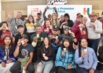 Gradúa Ayuntamiento de Hermosillo a primera generación de anfitriones turísticos étnicos y kineños.