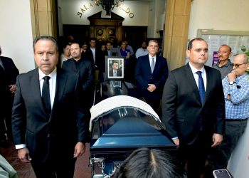 Rinden homenaje póstumo en Palacio Municipal al ex presidente Casimiro Navarro Valenzuela.