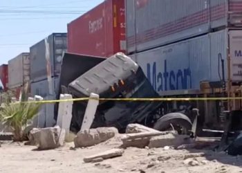 Tren Impacta y Arrolla a Camión de Carga en San Pedro El Saucito; Hay un Lesionado.