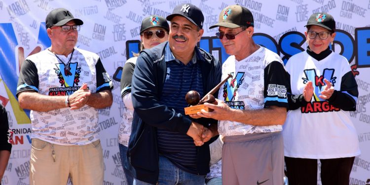 “Klan Vargas: cuando la sangre y el béisbol tejen historias que no se olvidan”.