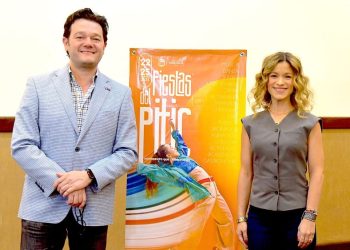 Listo Arturo Chacón para cantar a su tierra en las Fiestas del Pitic 2025 y recibir Medalla Emiliana de Zubeldía.