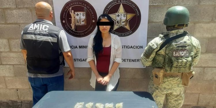 Cateo en Hermosillo deja una detenida por delitos contra la salud.
