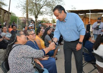 Cumple Toño Astiazarán con obra comprometida con familias de la Norberto Ortega.