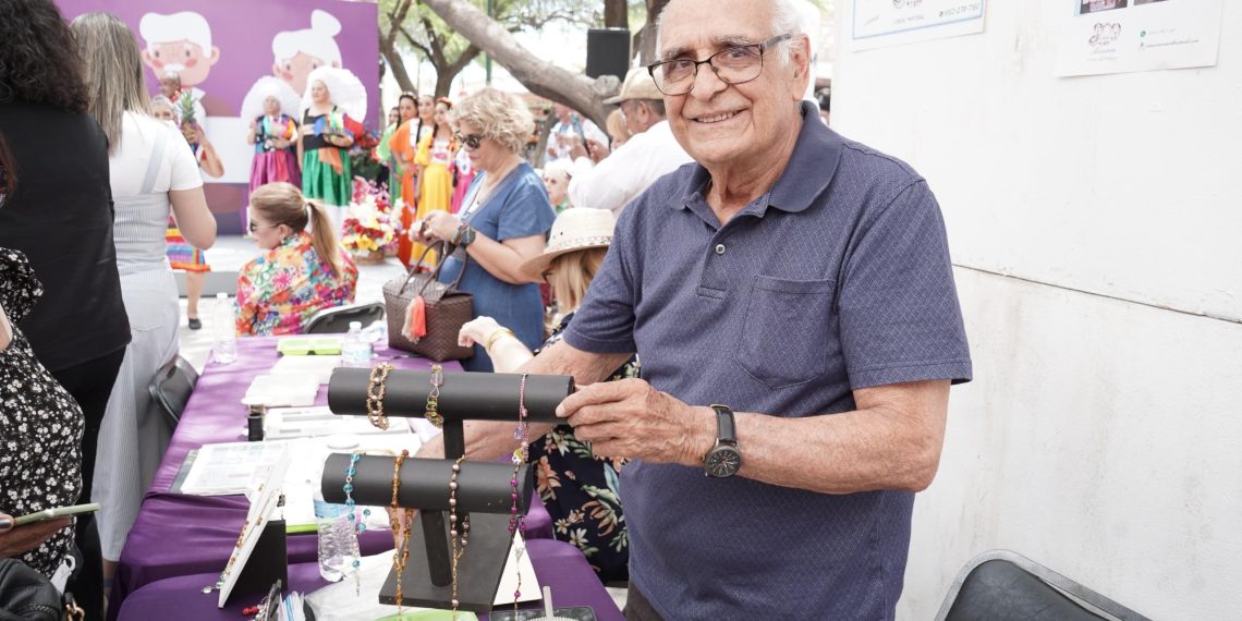 Gobierno de Sonora realiza la Primera Feria del Empleo para Personas Mayores.