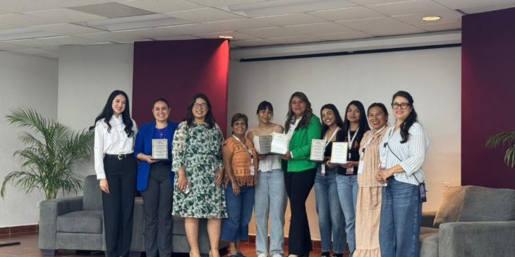 Impulsan en Moctezuma vocaciones científicas en mujeres de la Sierra.