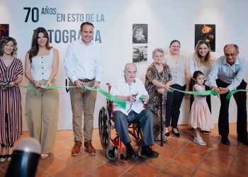 Inauguran Toño Astiazarán y Patty Ruibal la Ruta del Arte con homenaje a Memo Moreno.