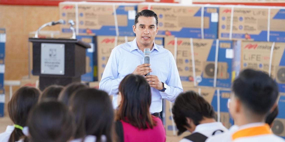 Gobierno de Sonora y Fundación Sempra Infraestructura equipan con aires acondicionados a escuelas de Benjamín Hill: Froylán Gámez.