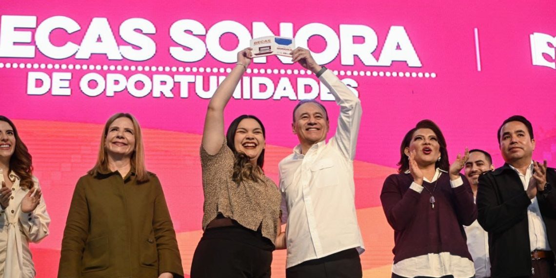 Gobernador Durazo transforma la educación en Sonora con más de 450 mil becas a estudiantes.
