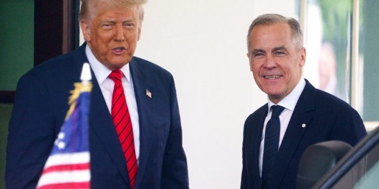 Trump adelanta que renegociación del T-MEC será ‘para ajustarlo o terminarlo’.